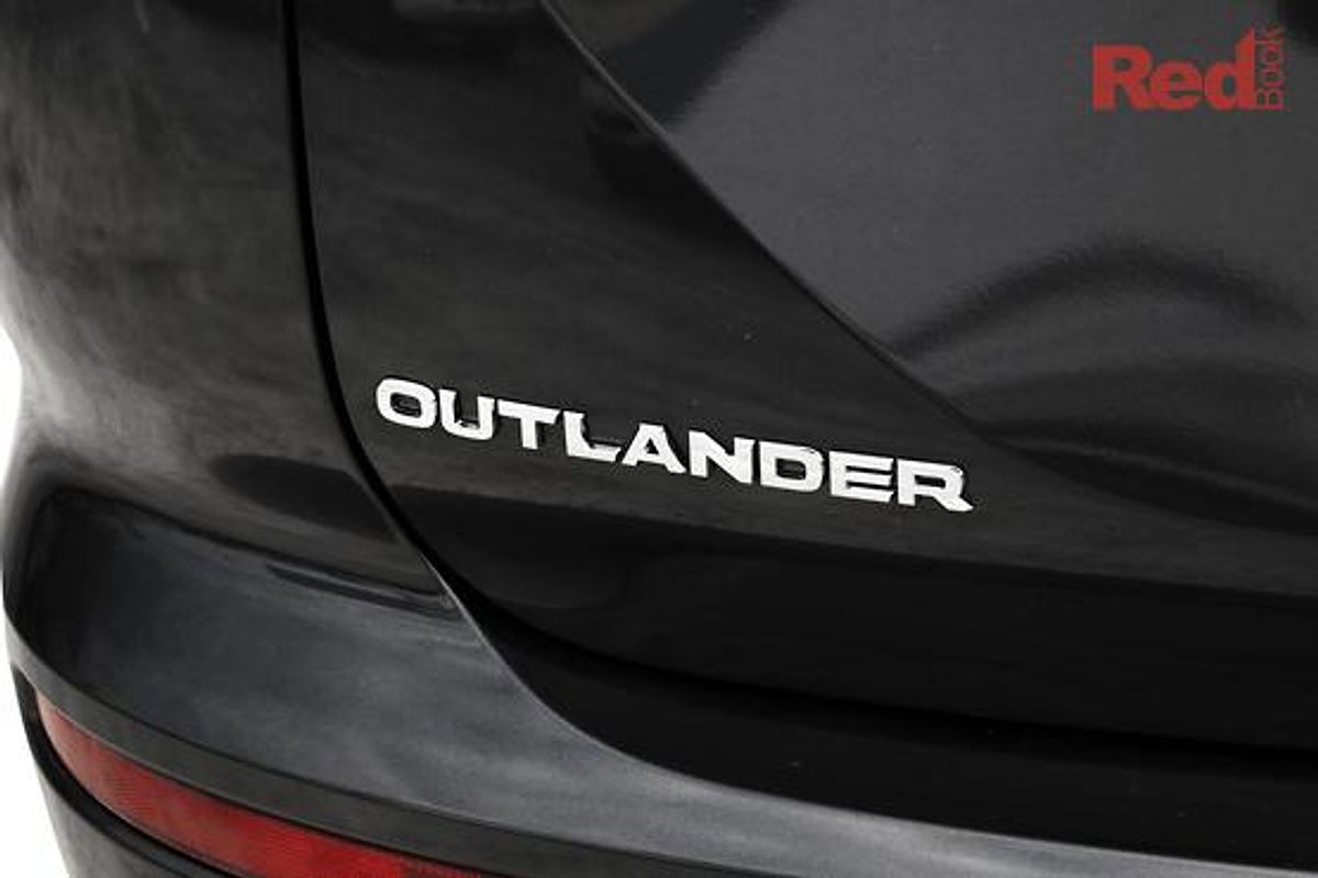 2025 Mitsubishi Outlander ES ZM