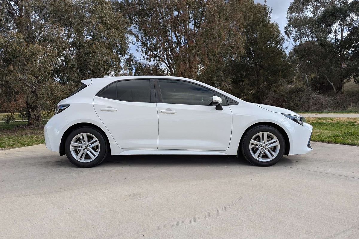 2020 Toyota Corolla Ascent Sport MZEA12R