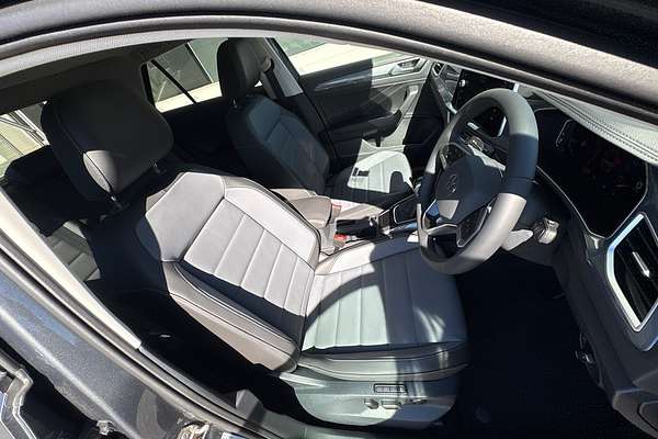 2025 Volkswagen T-Roc 110TSI Style D11