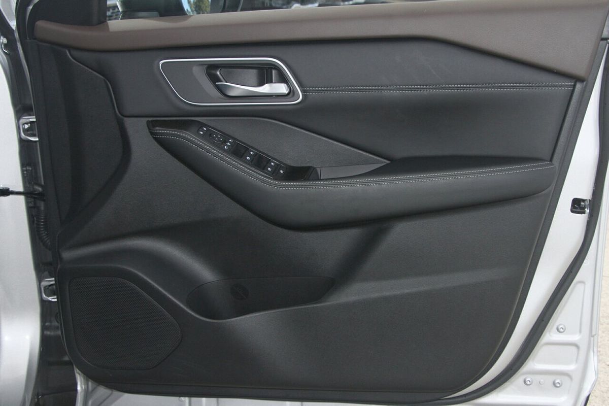 2024 Nissan X-TRAIL ST-L T33