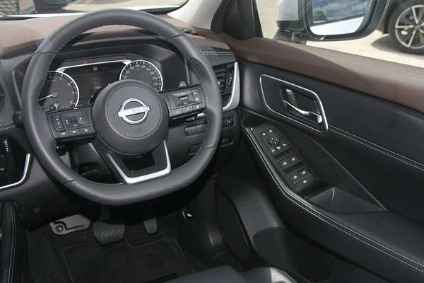 2024 Nissan X-TRAIL ST-L T33