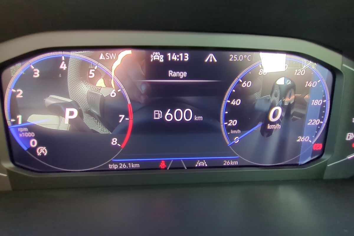 2025 Volkswagen T-Roc 140TSI R-Line D11