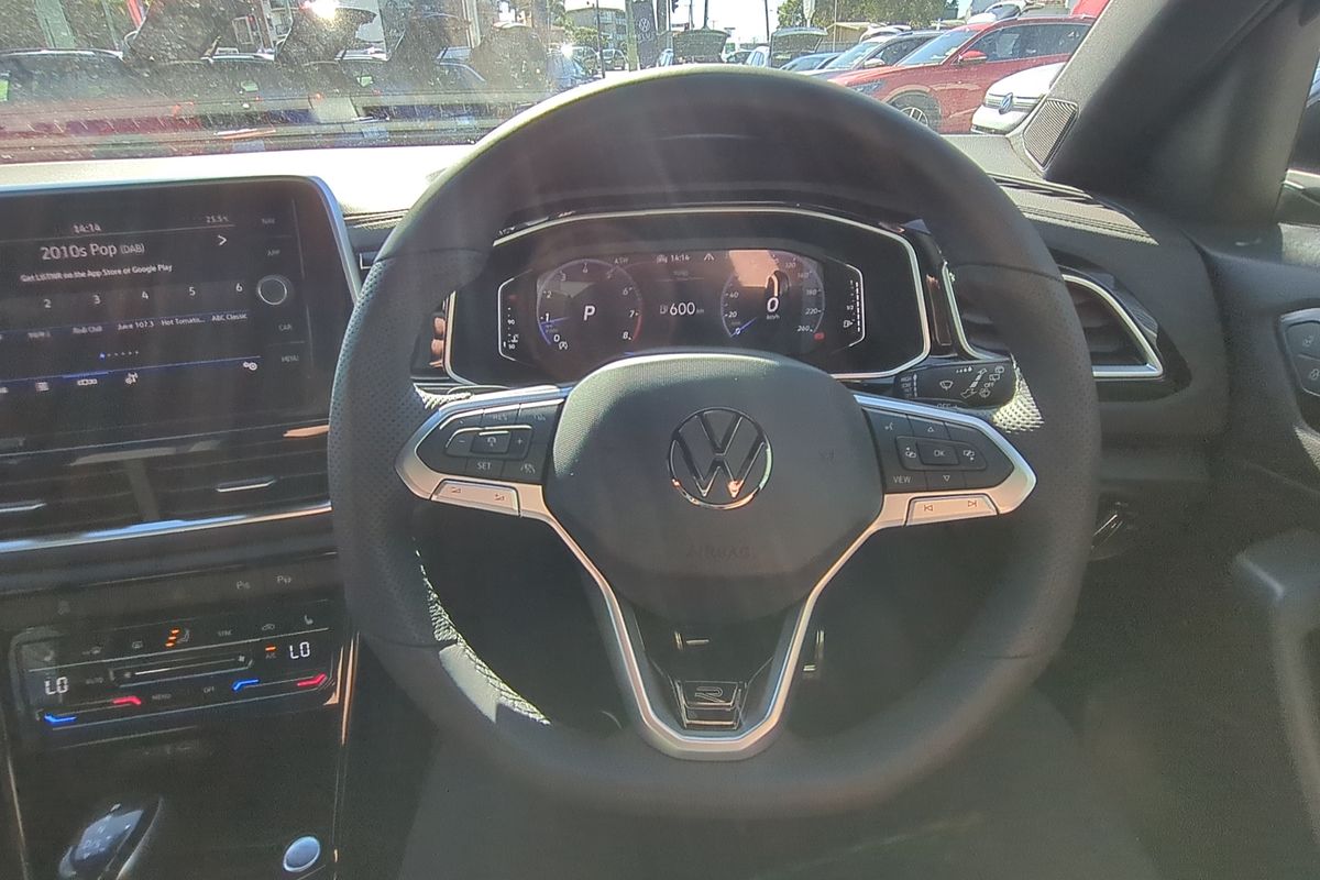 2025 Volkswagen T-Roc 140TSI R-Line D11