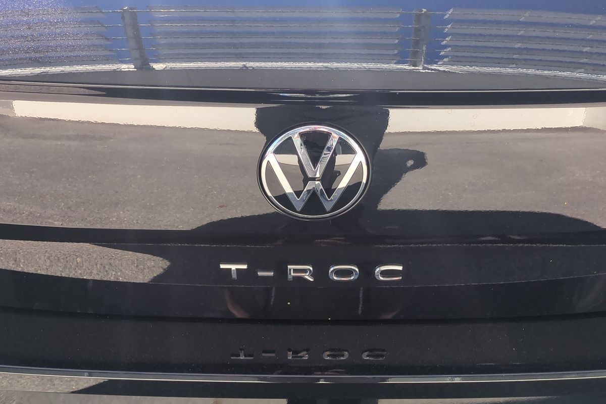 2025 Volkswagen T-Roc 140TSI R-Line D11