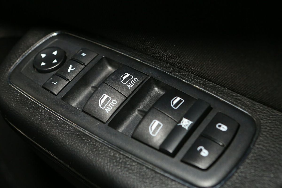 2021 Chrysler 300 SRT Core LX