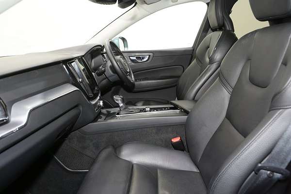 2020 Volvo XC60 T5 Momentum