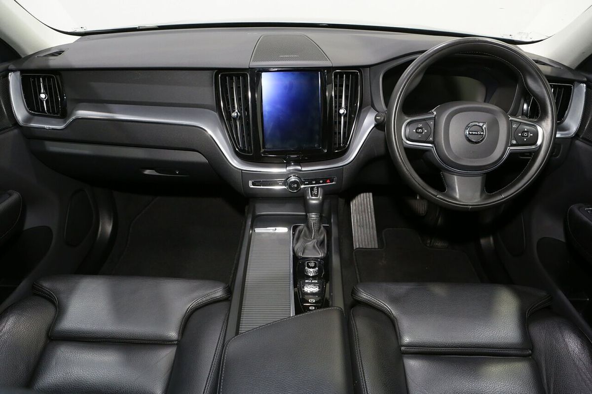 2020 Volvo XC60 T5 Momentum