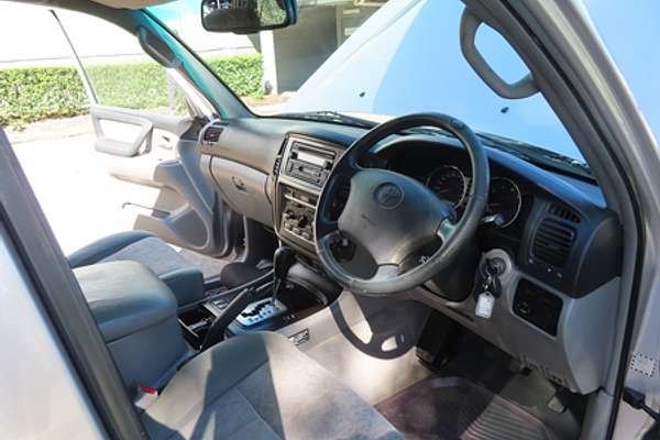 2002 Toyota Landcruiser GXL FZJ105R