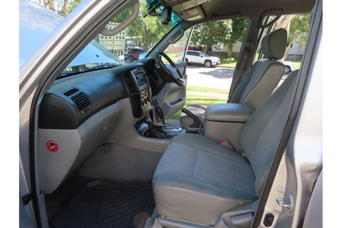 2002 Toyota Landcruiser GXL FZJ105R