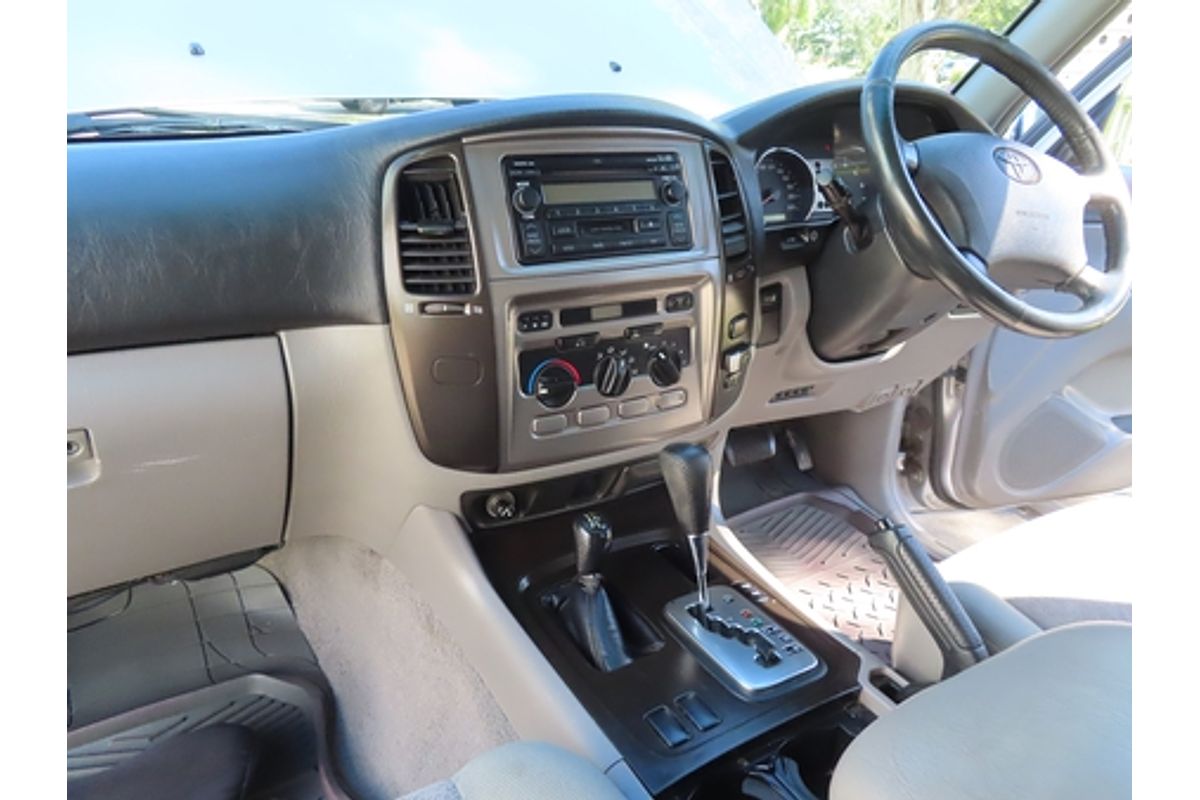 2002 Toyota Landcruiser GXL FZJ105R