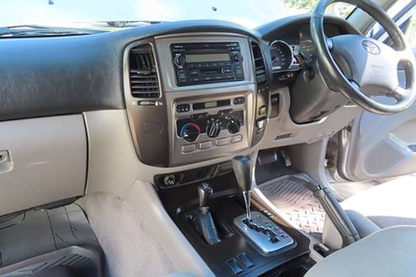 2002 Toyota Landcruiser GXL FZJ105R