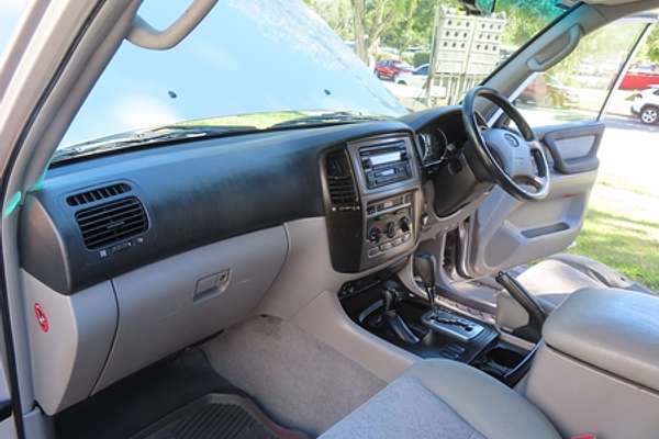 2002 Toyota Landcruiser GXL FZJ105R