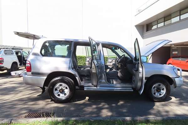 2002 Toyota Landcruiser GXL FZJ105R