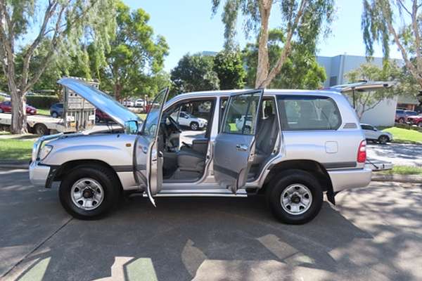 2002 Toyota Landcruiser GXL FZJ105R