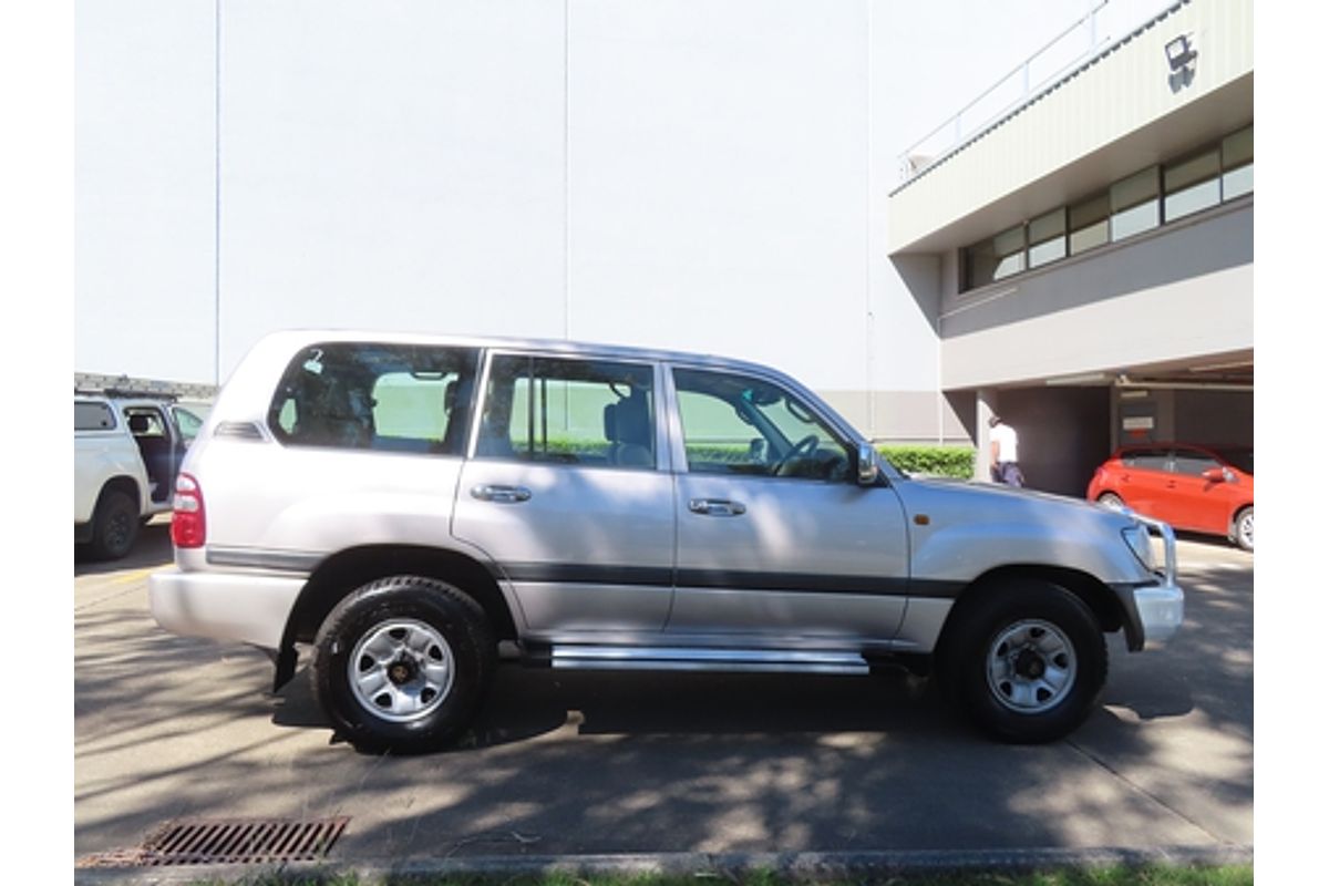 2002 Toyota Landcruiser GXL FZJ105R