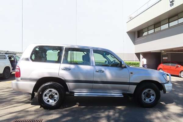 2002 Toyota Landcruiser GXL FZJ105R