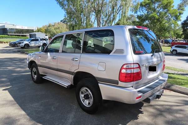 2002 Toyota Landcruiser GXL FZJ105R