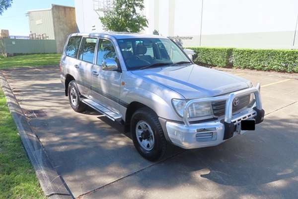 2002 Toyota Landcruiser GXL FZJ105R