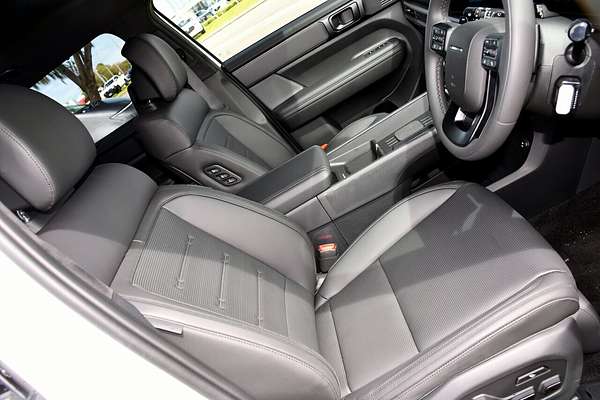 2025 Hyundai Santa Fe Hybrid Calligraphy MX5.V1