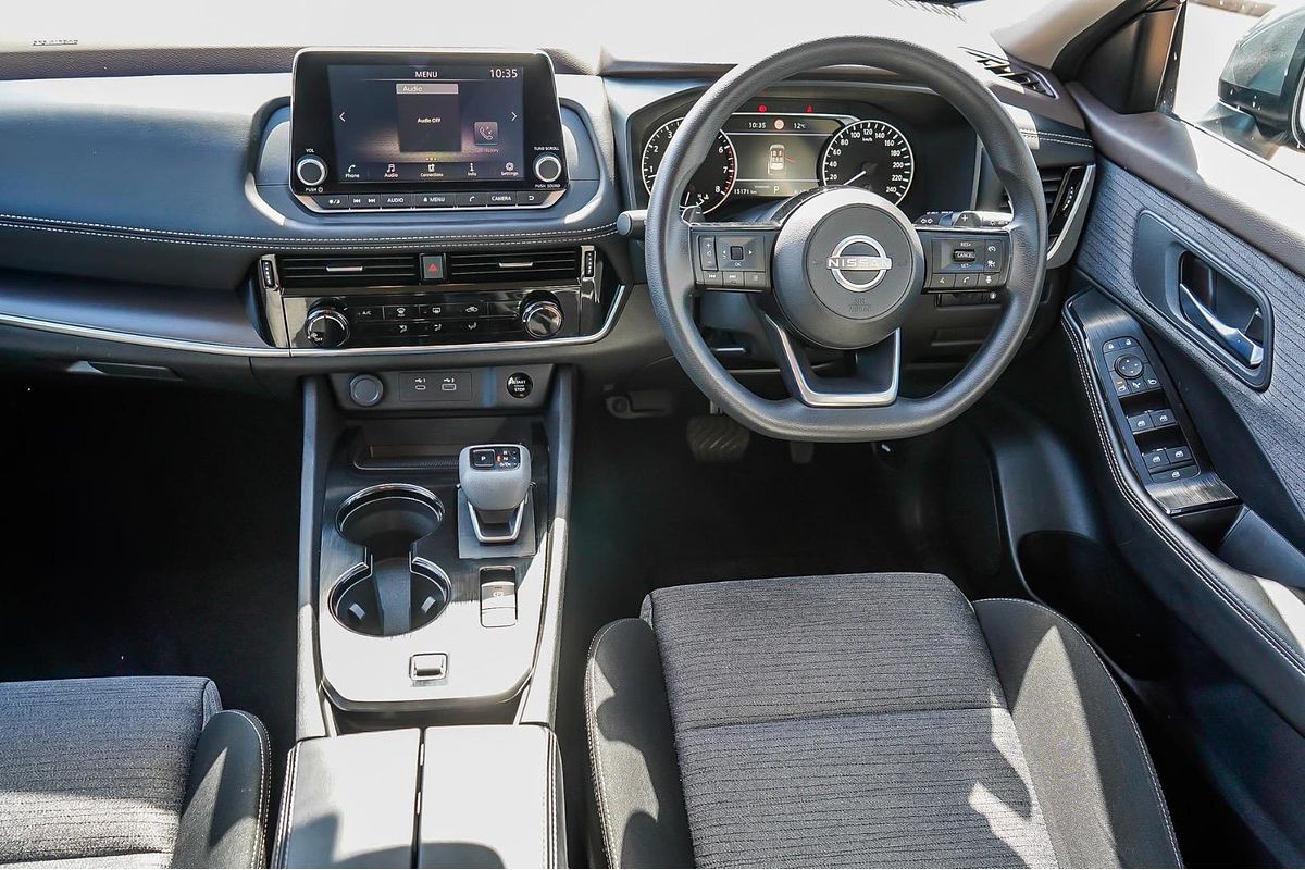 2024 Nissan X-TRAIL ST T33