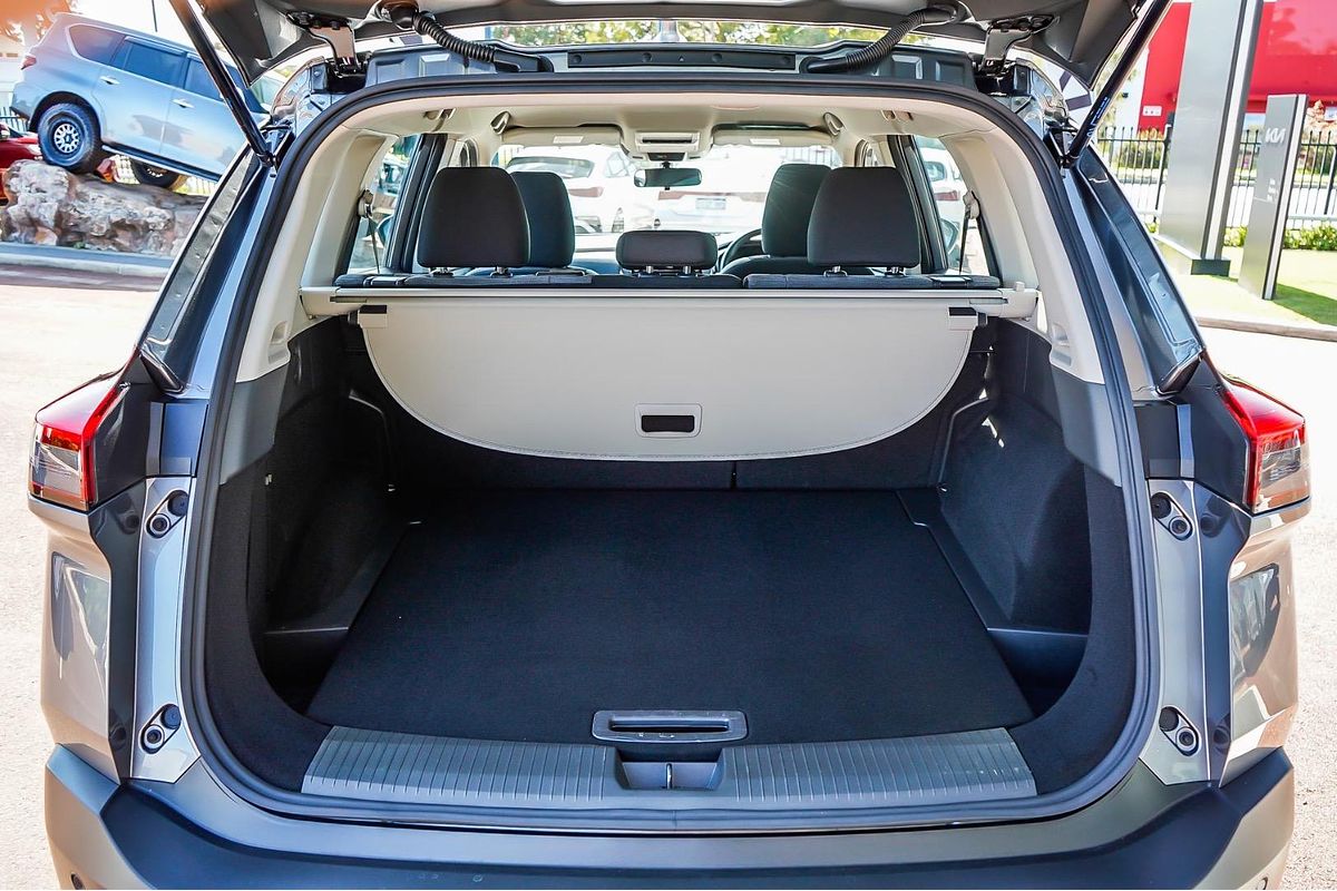 2024 Nissan X-TRAIL ST T33