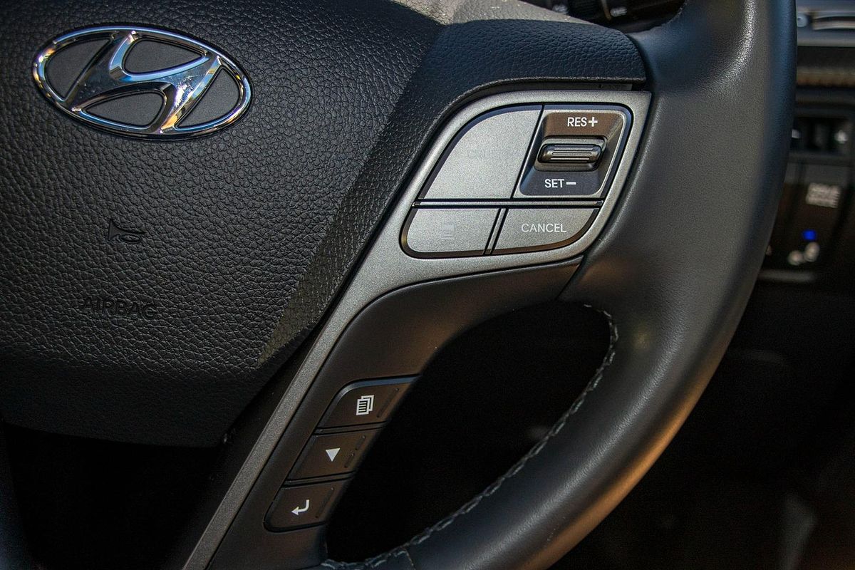 2017 Hyundai Santa Fe Highlander DM5 Series II