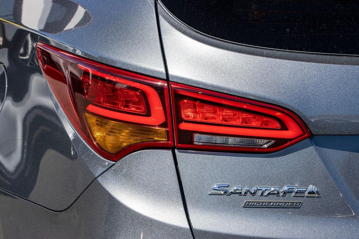 2017 Hyundai Santa Fe Highlander DM5 Series II