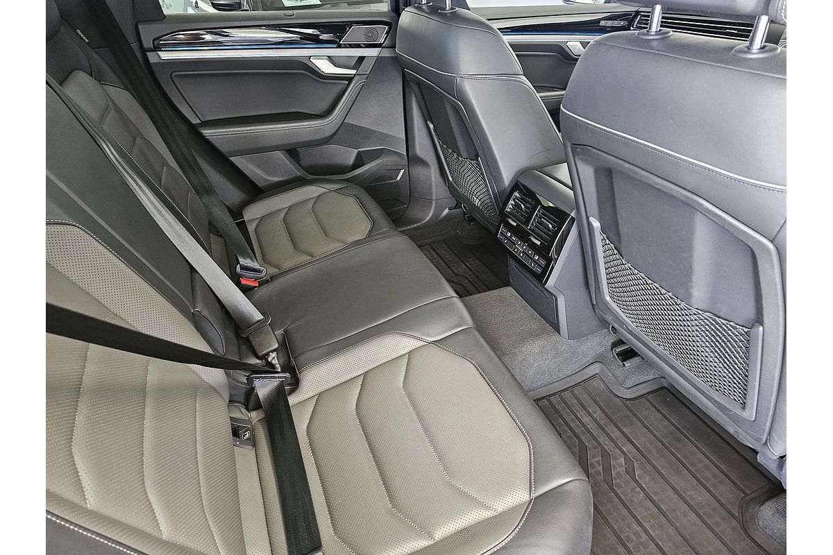 2022 Volkswagen Touareg 210TDI R-Line CR