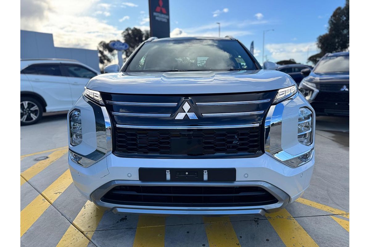 2025 Mitsubishi Outlander Exceed Tourer ZM
