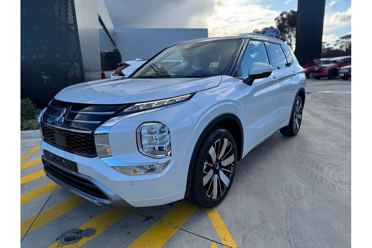 2025 Mitsubishi Outlander Exceed Tourer ZM