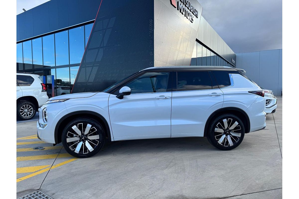 2025 Mitsubishi Outlander Exceed Tourer ZM