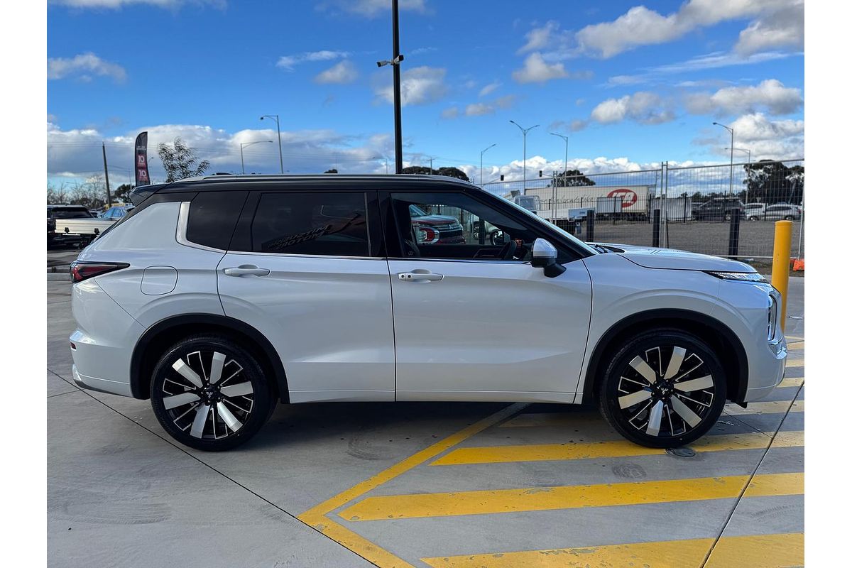 2025 Mitsubishi Outlander Exceed Tourer ZM