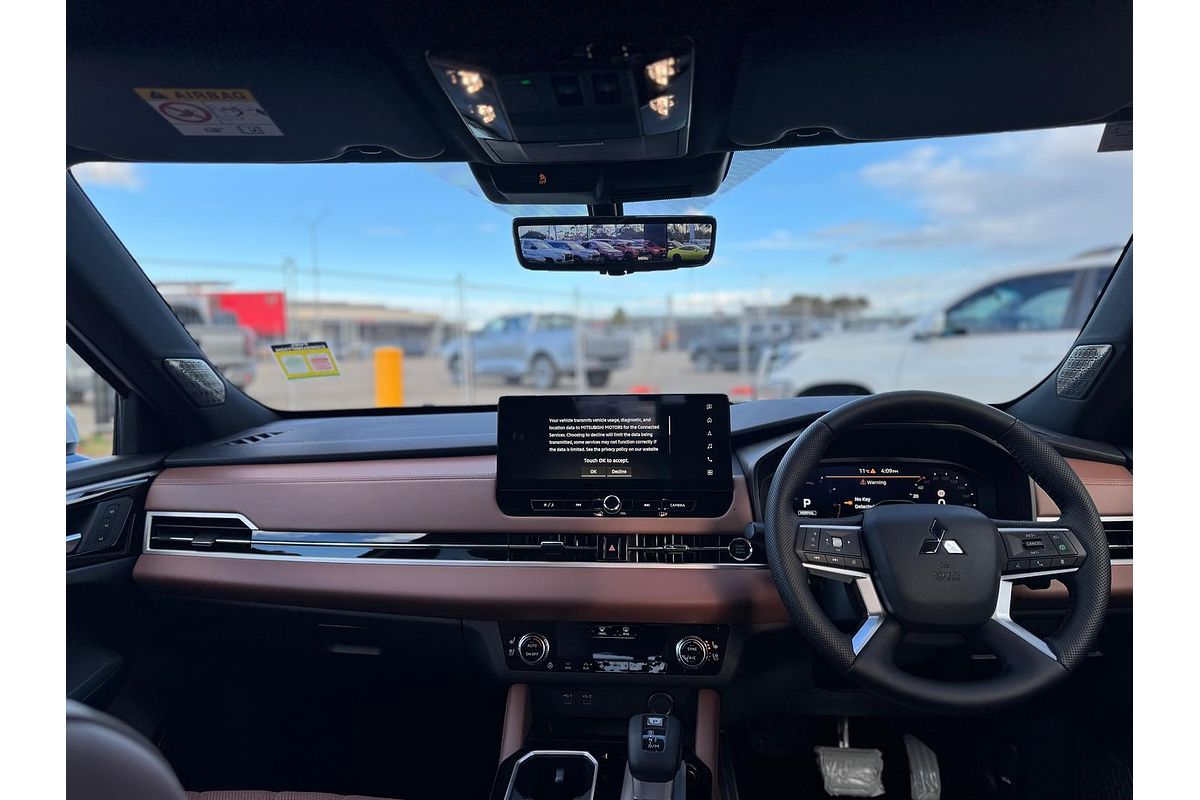 2025 Mitsubishi Outlander Exceed Tourer ZM