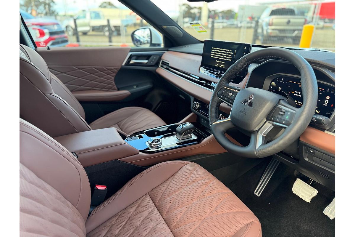 2025 Mitsubishi Outlander Exceed Tourer ZM