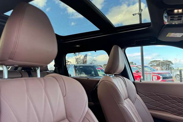 2025 Mitsubishi Outlander Exceed Tourer ZM