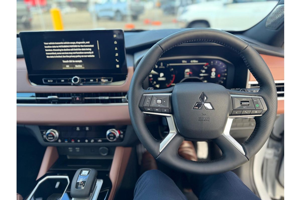 2025 Mitsubishi Outlander Exceed Tourer ZM