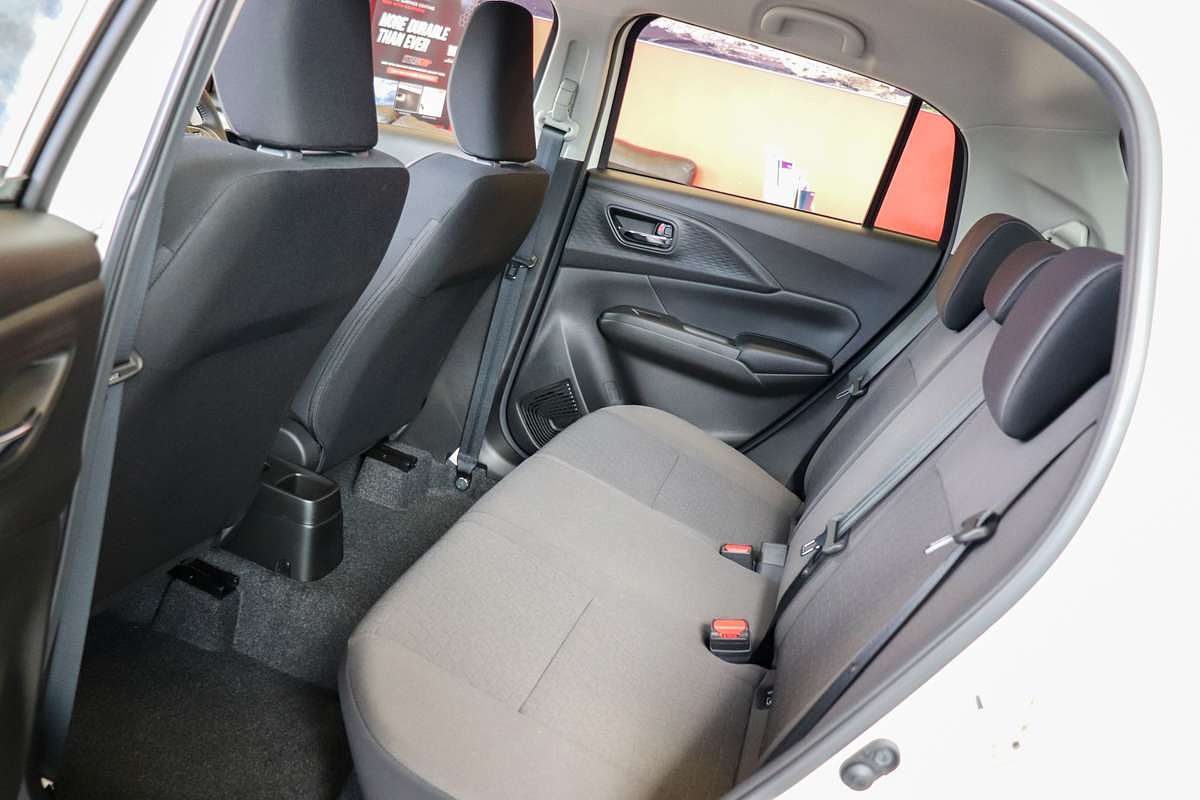 2025 Suzuki Swift Hybrid GLX UZ