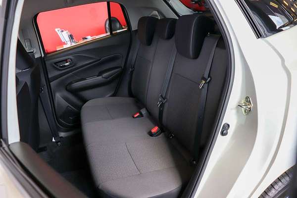 2025 Suzuki Swift Hybrid GLX UZ