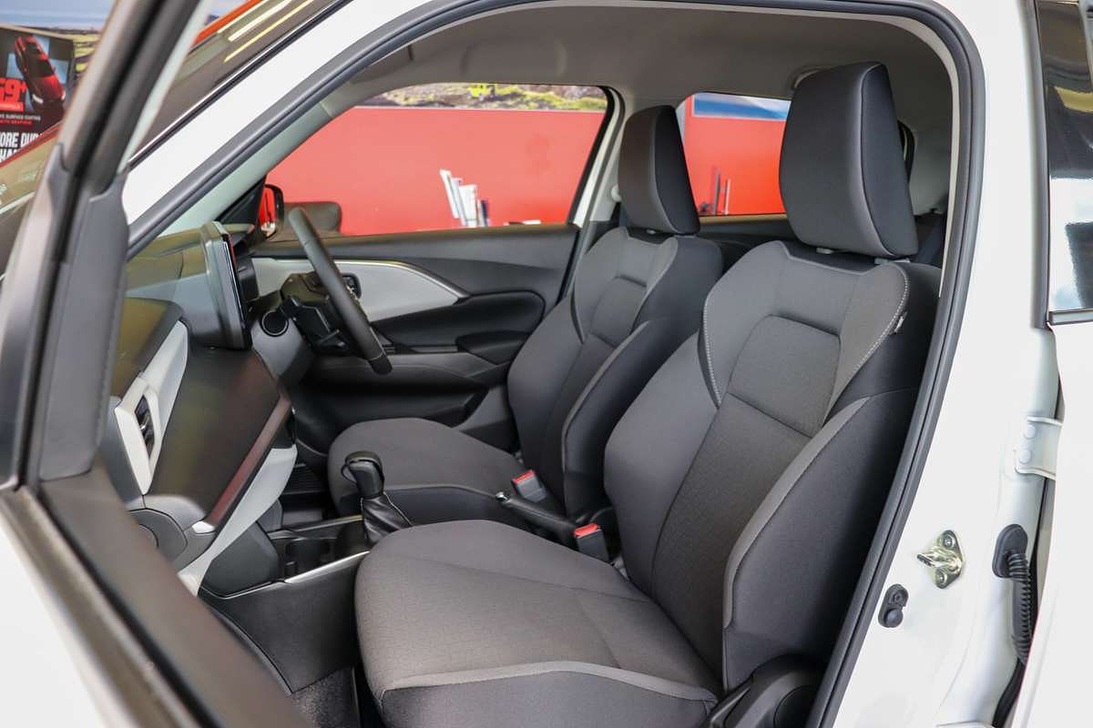2025 Suzuki Swift Hybrid GLX UZ