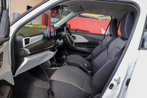 2025 Suzuki Swift Hybrid GLX UZ