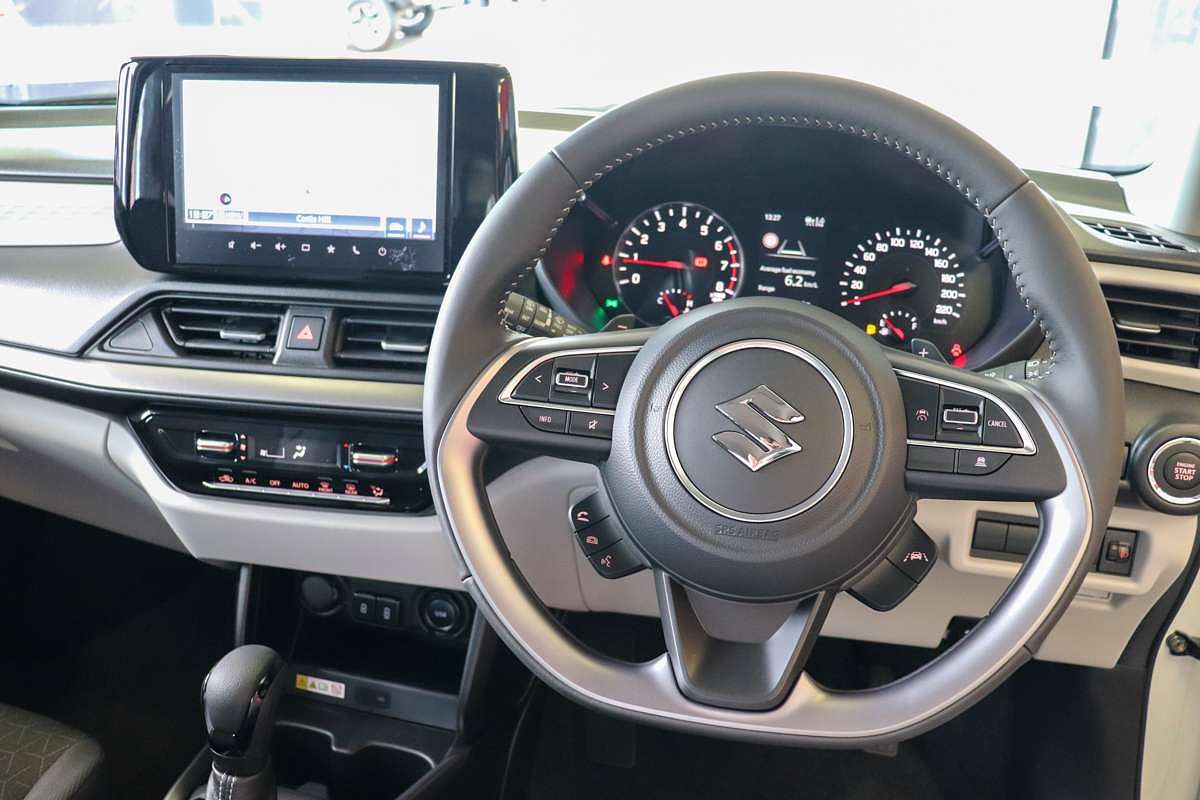 2025 Suzuki Swift Hybrid GLX UZ