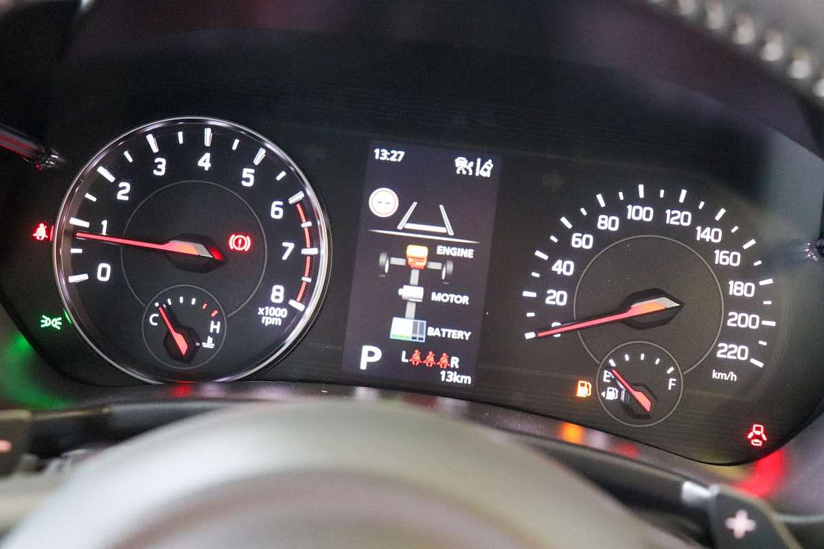 2025 Suzuki Swift Hybrid GLX UZ