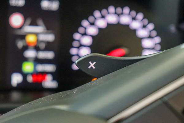 2025 Suzuki Swift Hybrid GLX UZ