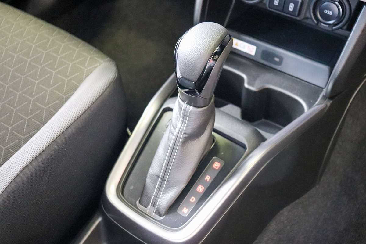 2025 Suzuki Swift Hybrid GLX UZ