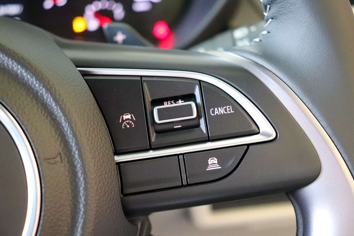 2025 Suzuki Swift Hybrid GLX UZ