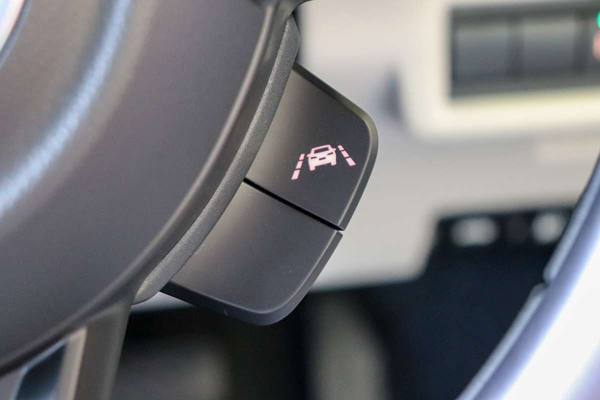 2025 Suzuki Swift Hybrid GLX UZ