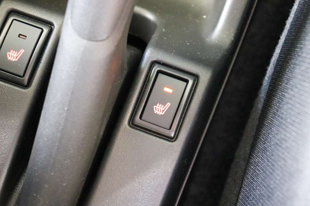 2025 Suzuki Swift Hybrid GLX UZ