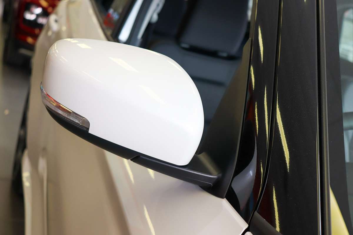 2025 Suzuki Swift Hybrid GLX UZ
