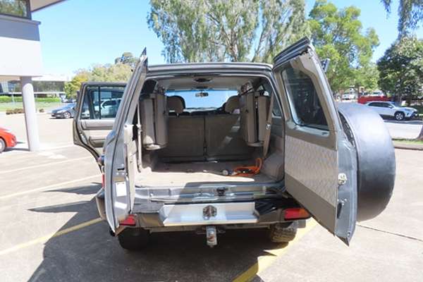 2002 Nissan Patrol ST GU III