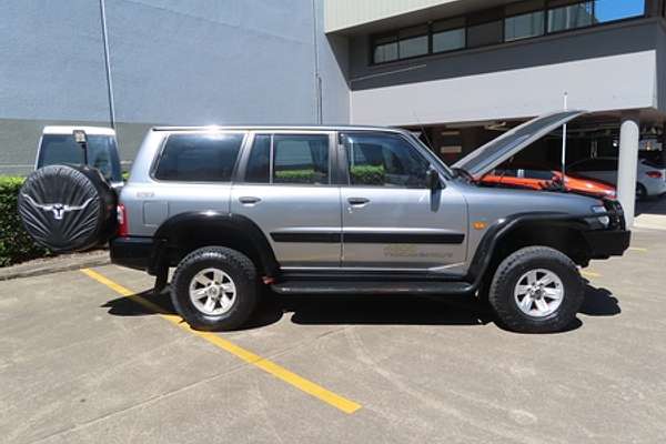 2002 Nissan Patrol ST GU III